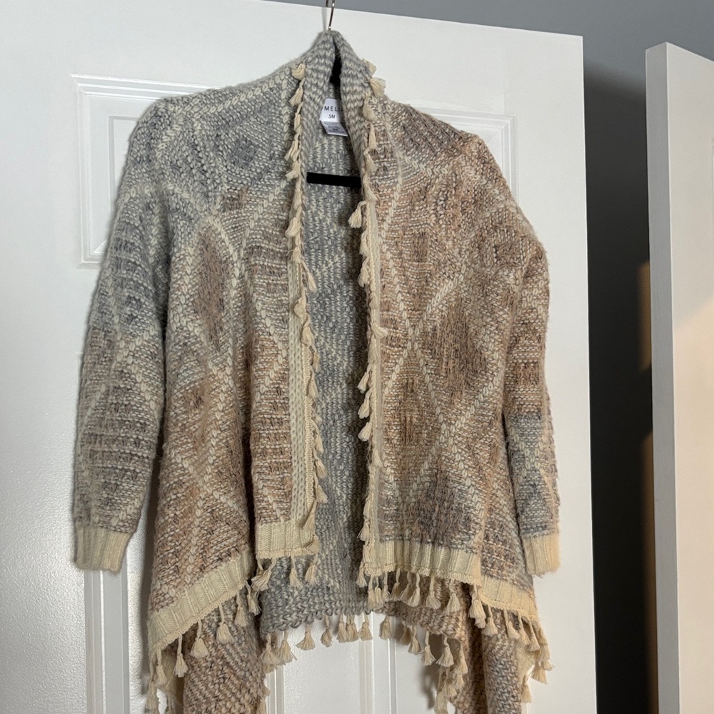 Elegant Fringe Knit Cardigan